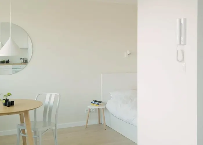 2-person In The Center Of